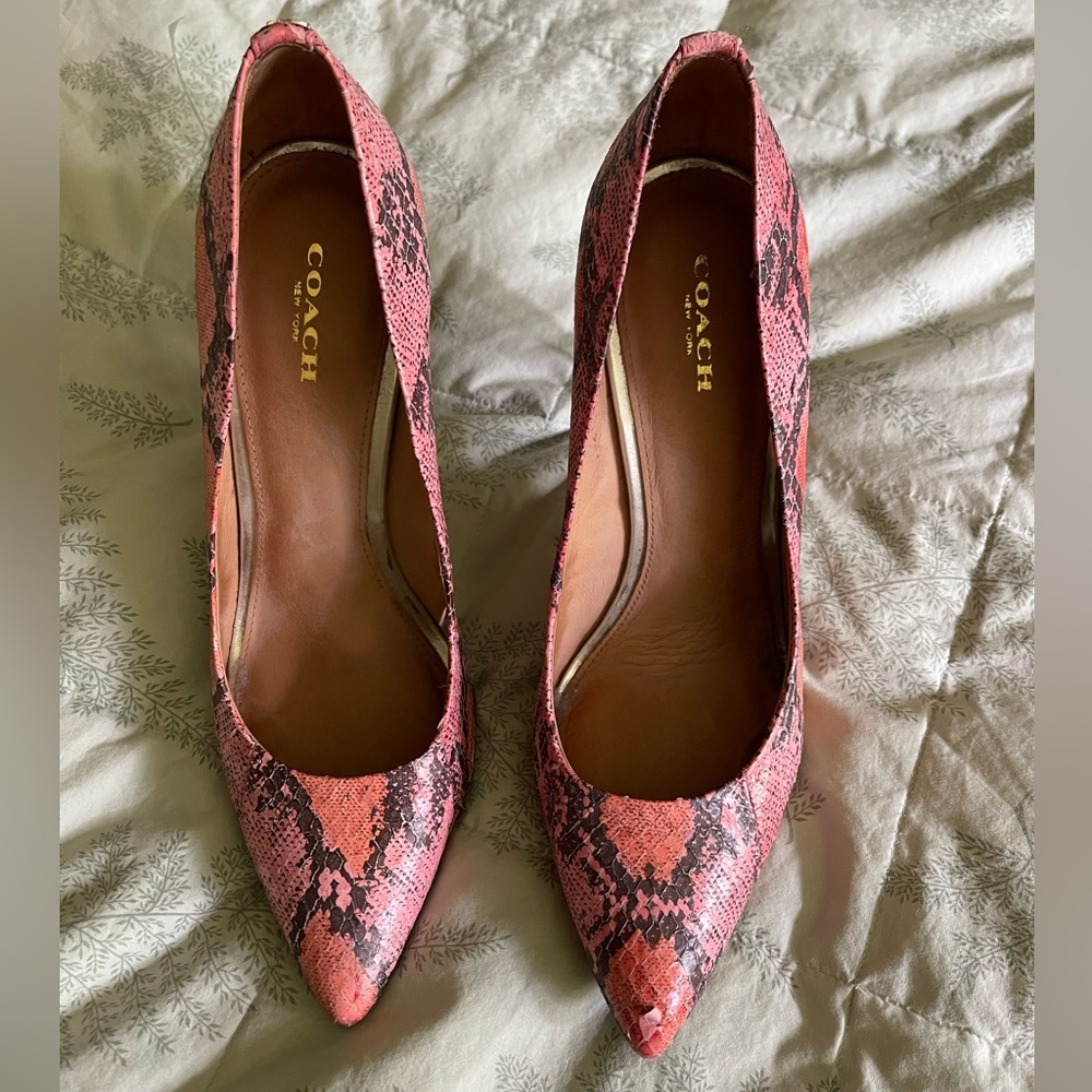 Coach Pumps 9 1/2 B